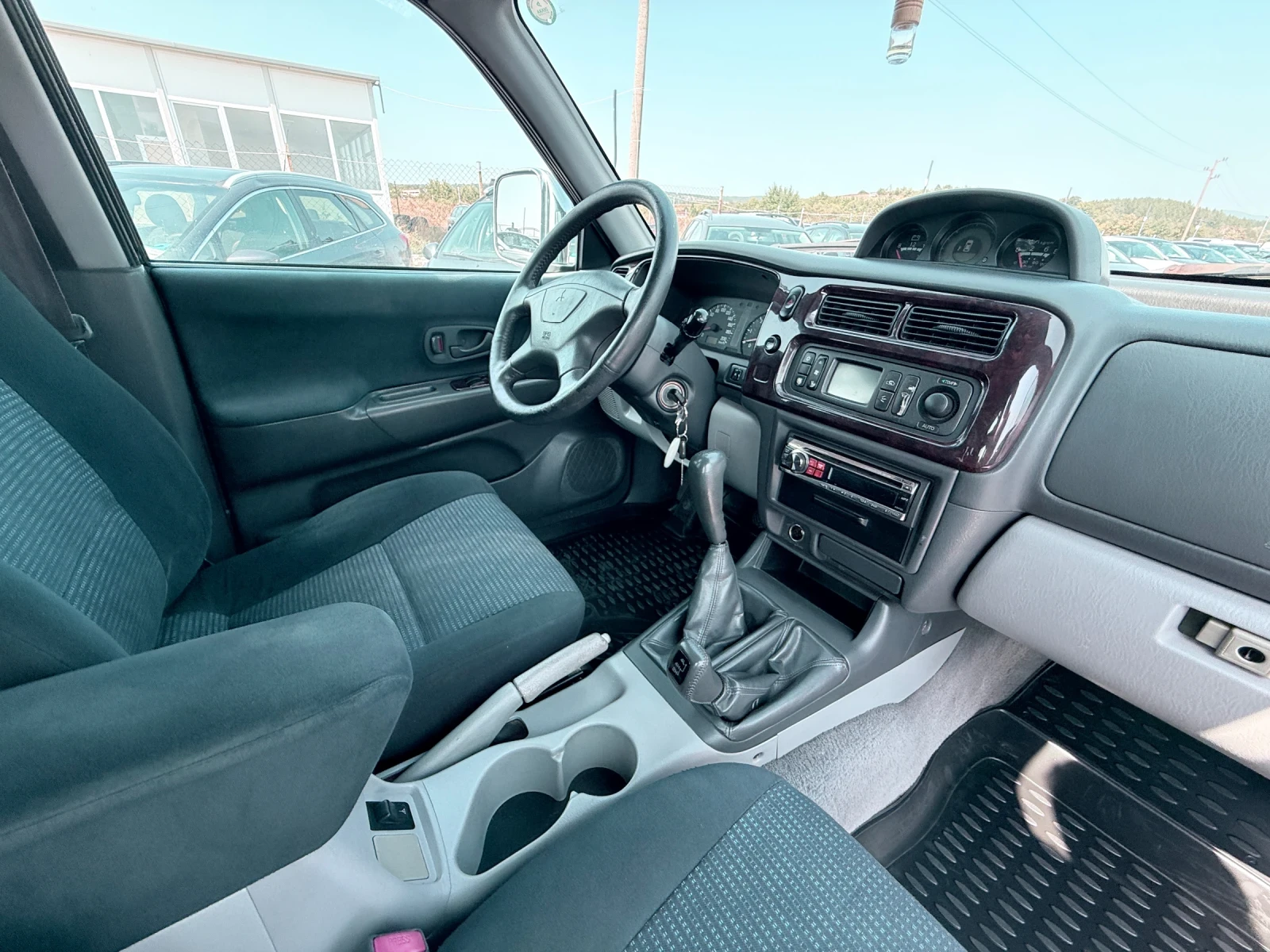 Mitsubishi Pajero sport 2.5 D, снимка 12 - Автомобили и джипове - 55886185