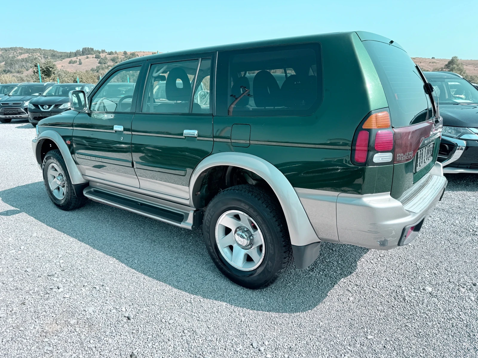 Mitsubishi Pajero sport 2.5 D, снимка 2 - Автомобили и джипове - 55886185