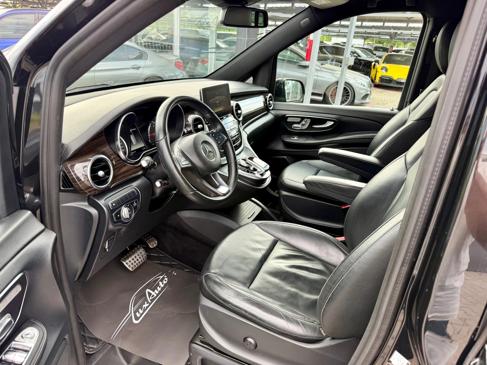 Mercedes-Benz V 250 EXTRALONG#EXCLUSIVE#CAMERA#MEMORY#AMBIENT#2019г, снимка 9 - Бусове и автобуси - 54648025