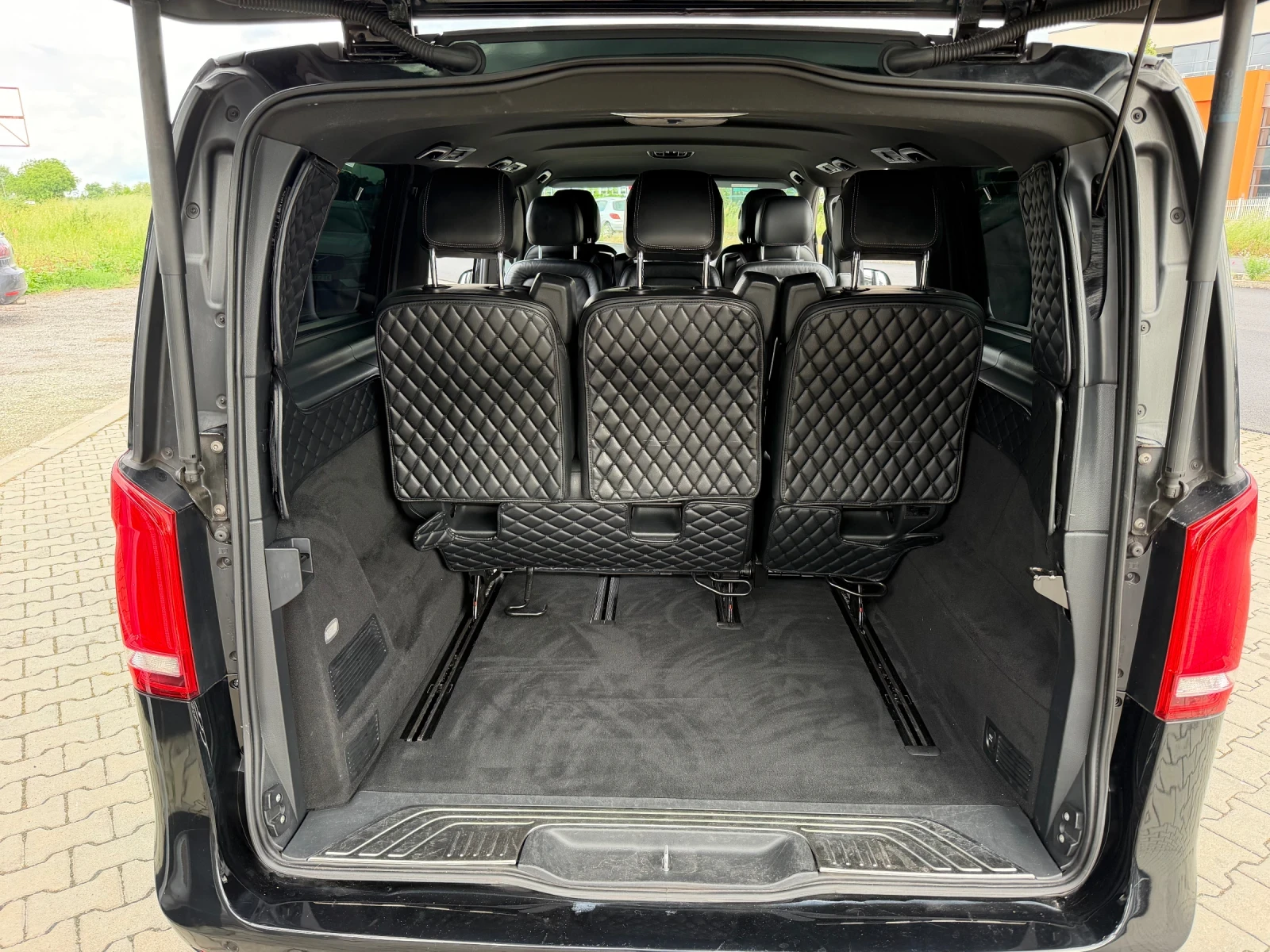 Mercedes-Benz V 250 EXTRALONG#EXCLUSIVE#CAMERA#MEMORY#AMBIENT#2019г, снимка 14 - Бусове и автобуси - 54648025