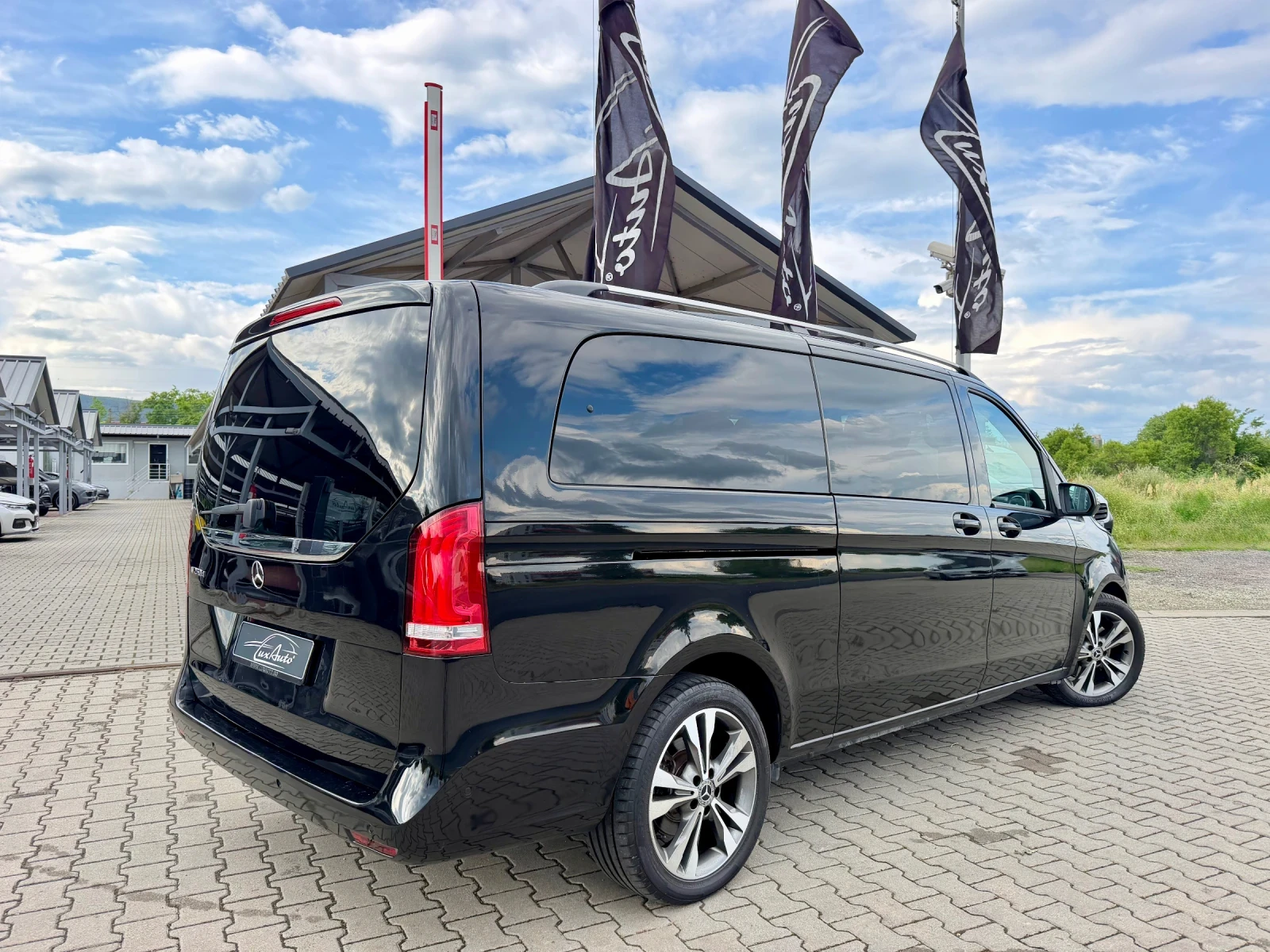 Mercedes-Benz V 250 EXTRALONG#EXCLUSIVE#CAMERA#MEMORY#AMBIENT#2019г, снимка 5 - Бусове и автобуси - 54648025