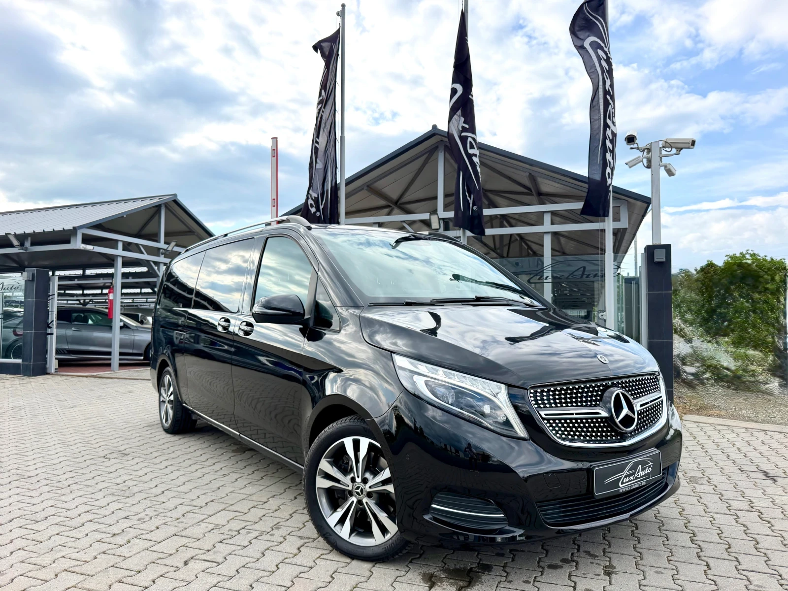 Mercedes-Benz V 250 EXTRALONG#EXCLUSIVE#CAMERA#MEMORY#AMBIENT#2019г, снимка 2 - Бусове и автобуси - 54648025