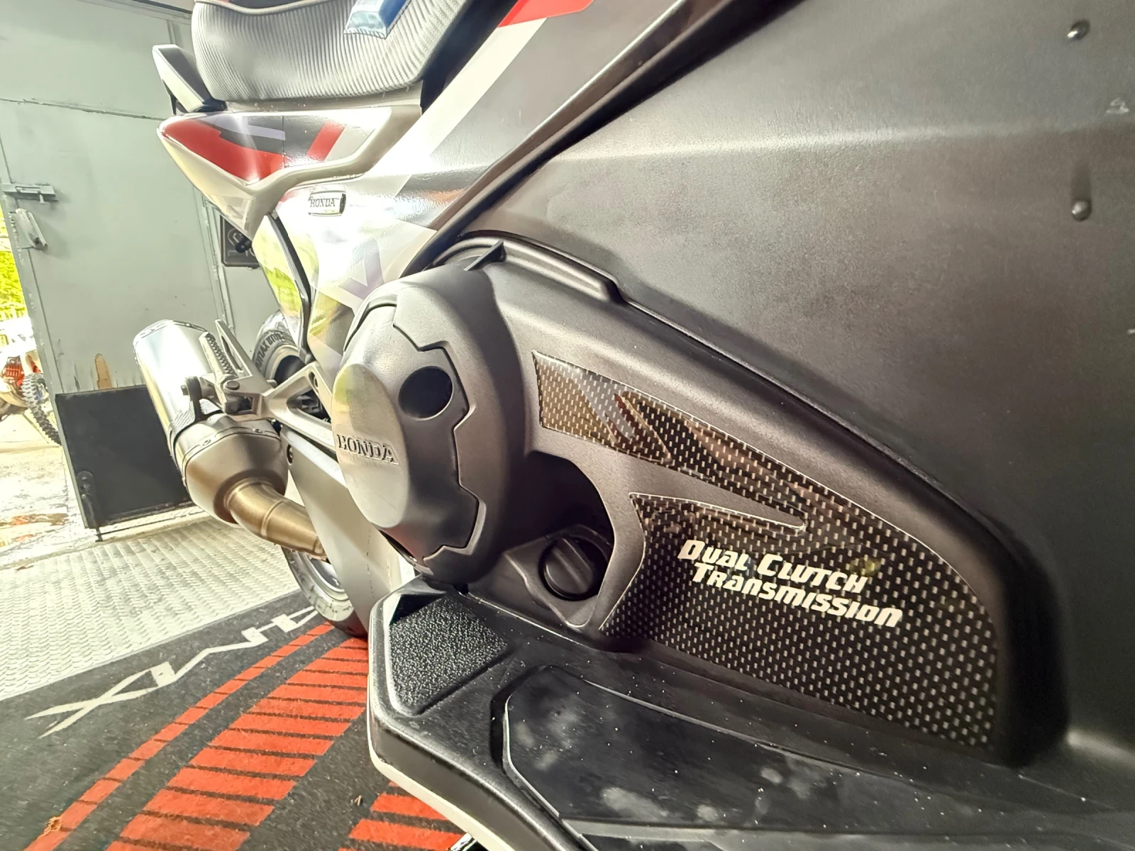 Honda Integra !!!750i!!! TOP !!! ACRAPOVIC !!!, снимка 9 - Мотоциклети и мототехника - 54459376