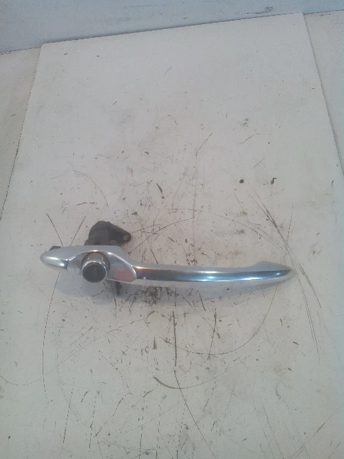 Дръжка врата предна лява външна Алфа Ромео 156