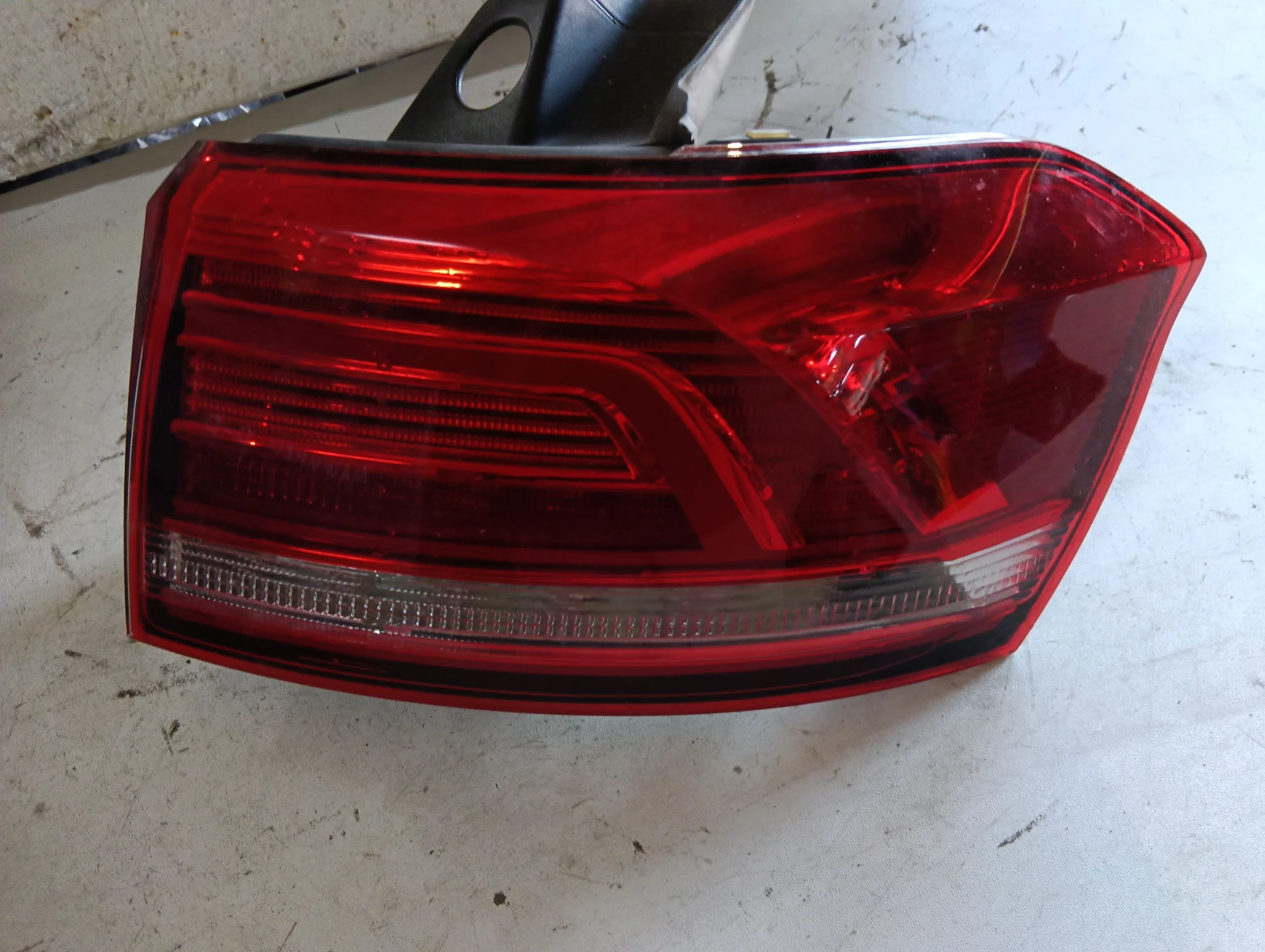 стоп десен външен комби 3G9945312 VW Passat