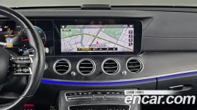 Mercedes-Benz E 220 4MATIC AMG Line, снимка 10
