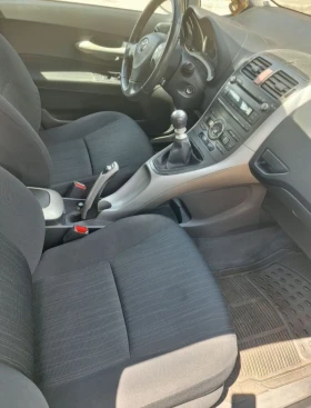 Toyota Auris, снимка 2