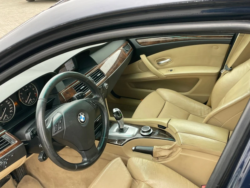 BMW 530 Xi Facelift Steptronic, снимка 9 - Автомобили и джипове - 46291726