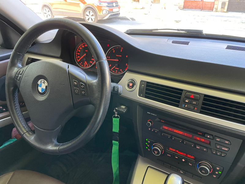 BMW 320 Facelift/Xdrive, снимка 14 - Автомобили и джипове - 43607463