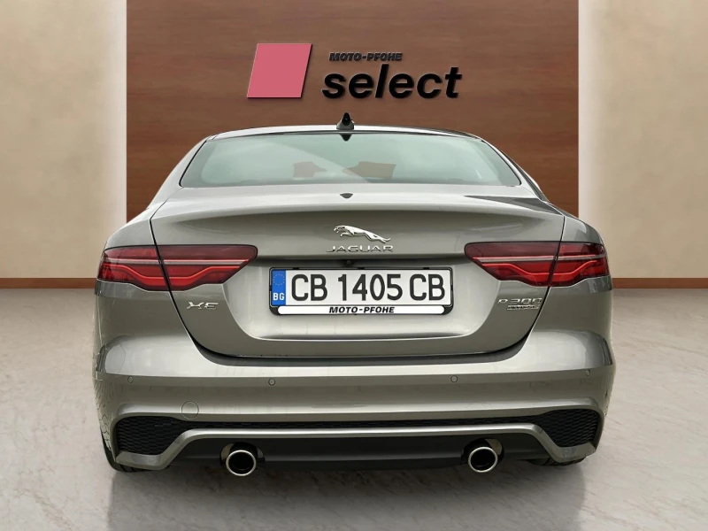 Jaguar XE 2.0 i, снимка 7 - Автомобили и джипове - 48287947