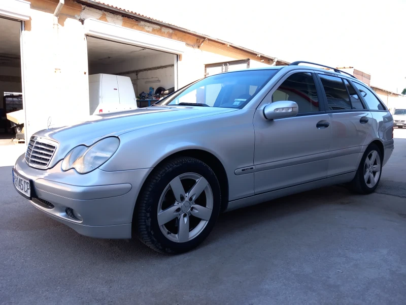 Mercedes-Benz C 180 Газ, снимка 4 - Автомобили и джипове - 48734544