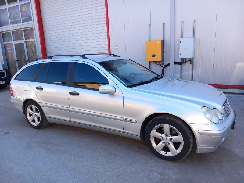 Mercedes-Benz C 180 Газ, снимка 1 - Автомобили и джипове - 48734544