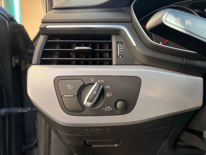 Audi A4 * Progressiv 45 TFSI quattro * CARFAX * ЦЕНА ДО БГ, снимка 8 - Автомобили и джипове - 52879843