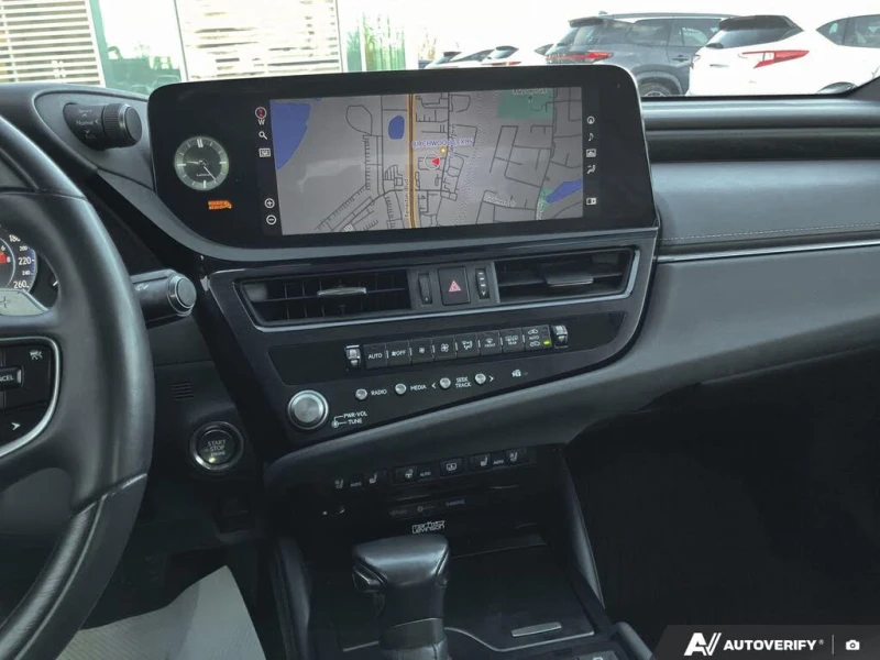 Lexus ES 350 Ultra Luxury * CARFAX * АвтоКредит * (ЦЕНА ДО БГ), снимка 12 - Автомобили и джипове - 53541229