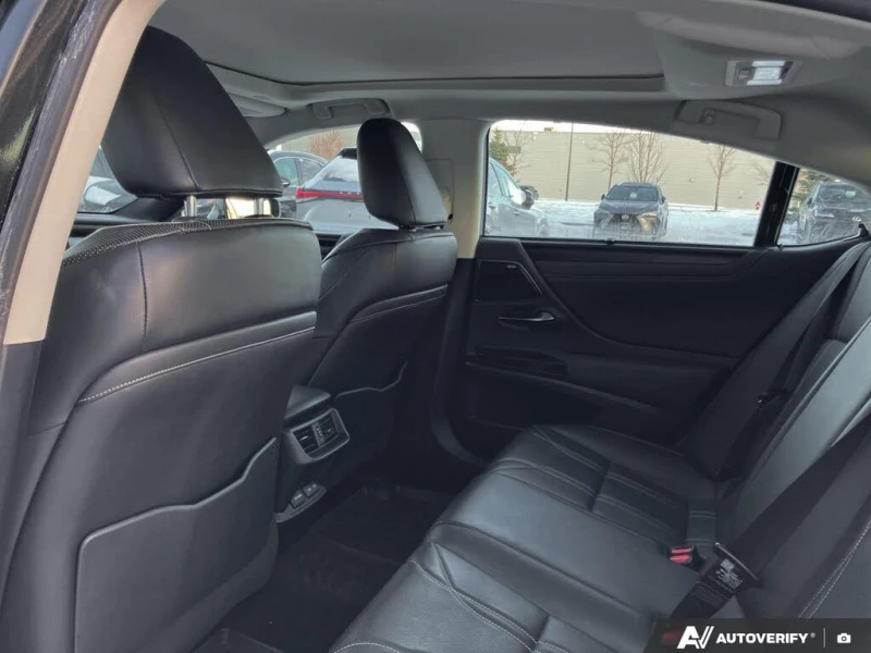 Lexus ES 350 Ultra Luxury * CARFAX * АвтоКредит * (ЦЕНА ДО БГ), снимка 14 - Автомобили и джипове - 53541229