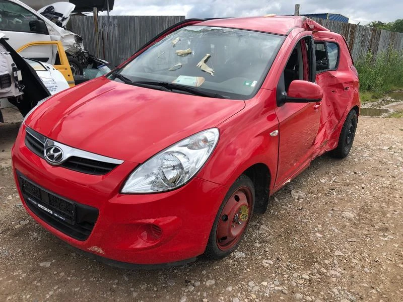 Hyundai I20 1.2i, снимка 8 - Автомобили и джипове - 27992092