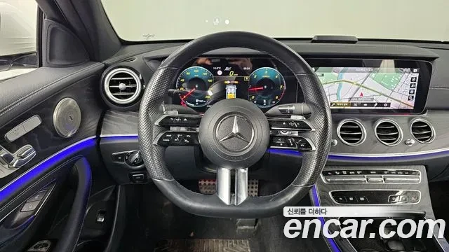 Mercedes-Benz E 220 4MATIC AMG Line, снимка 6 - Автомобили и джипове - 54459252