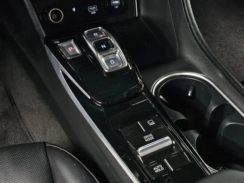 Hyundai Sonata 2.0 PREMIUM, снимка 9 - Автомобили и джипове - 55320380