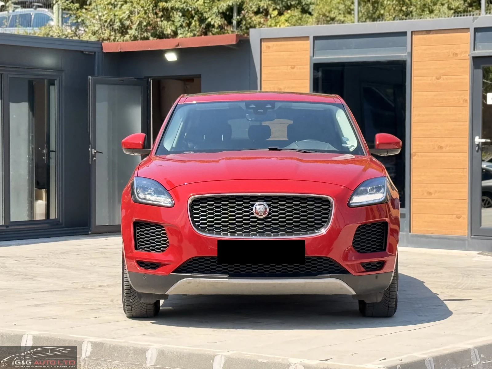 Jaguar E-pace 2.0/150HP/PANO/NAVI/LED/DIGITAL/CAM - изображение 2