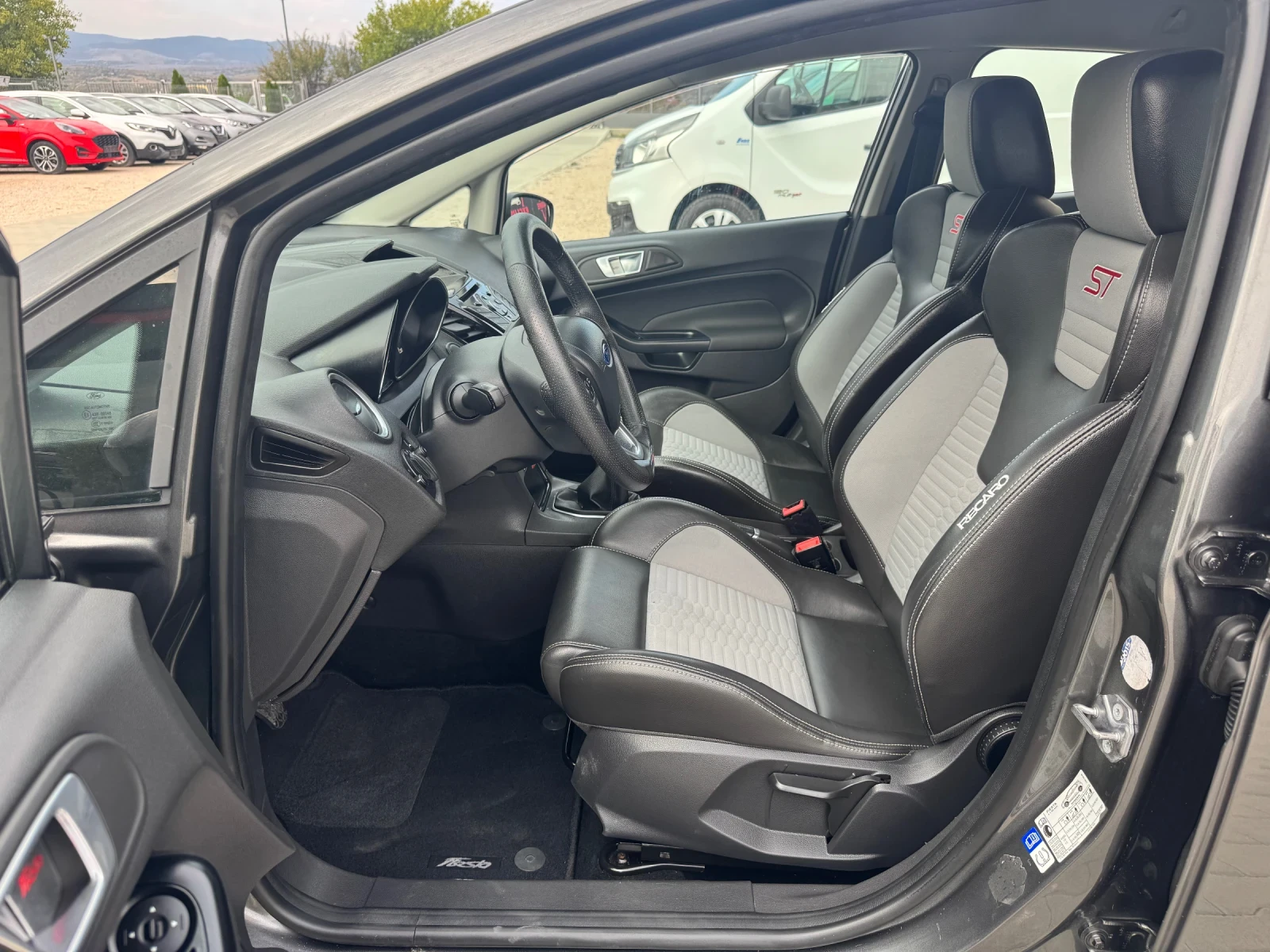Ford Fiesta ST-LINE 1.5TDCI EURO-6 | Mobile.bg — изображение 10