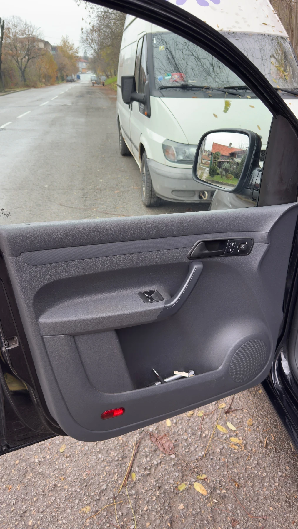 VW Caddy Maxi, снимка 9 - Автомобили и джипове - 53721632