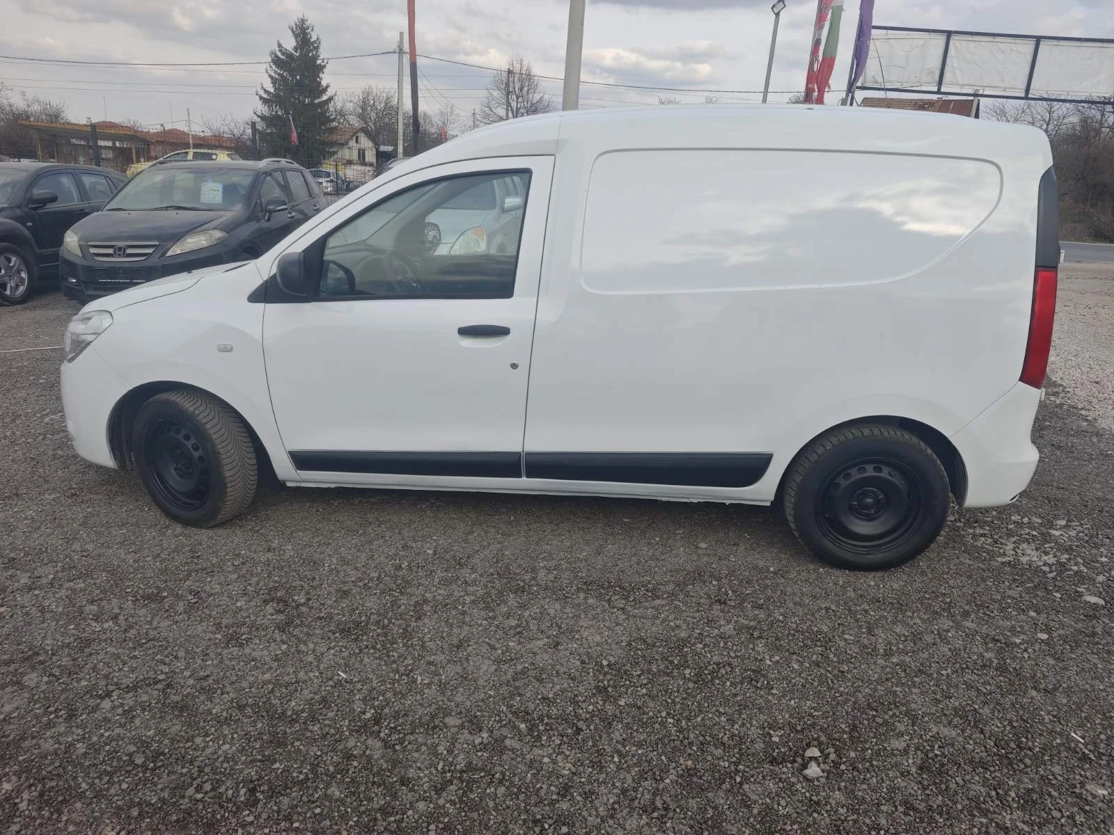 Dacia Dokker 1.5/95KC, снимка 3 - Автомобили и джипове - 53884425