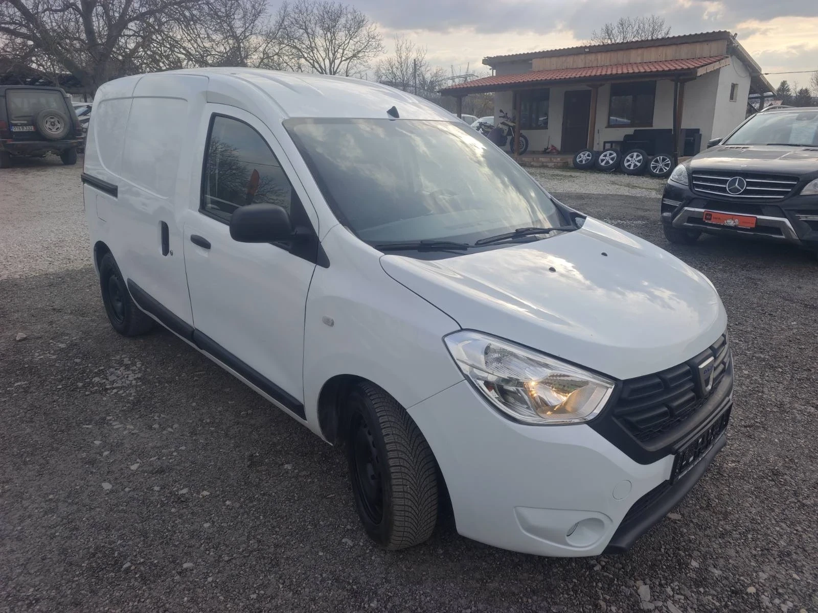 Dacia Dokker 1.5/95KC, снимка 2 - Автомобили и джипове - 53884425