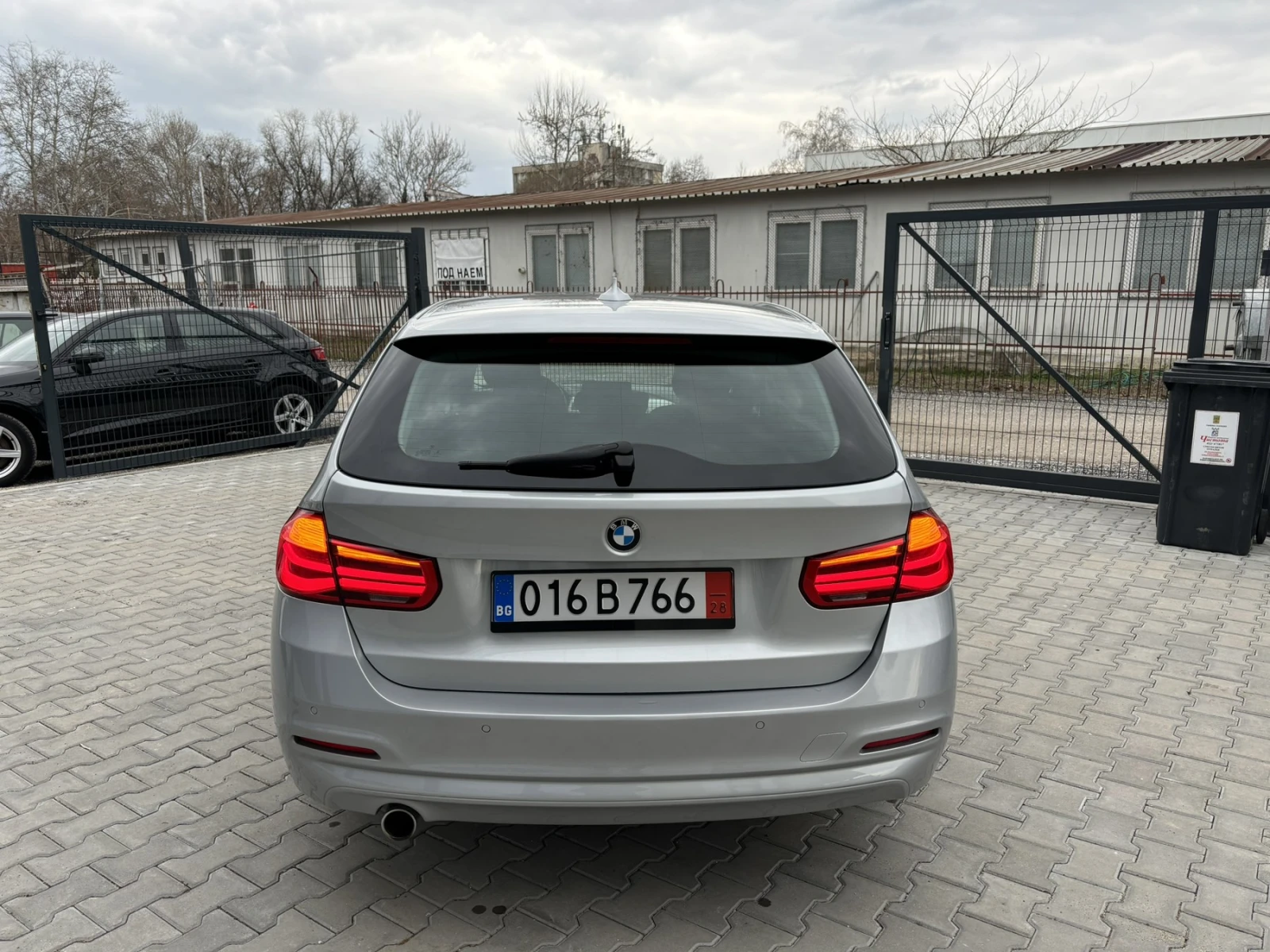 BMW 318 Business Advantage Touring, снимка 5 - Автомобили и джипове - 53915018