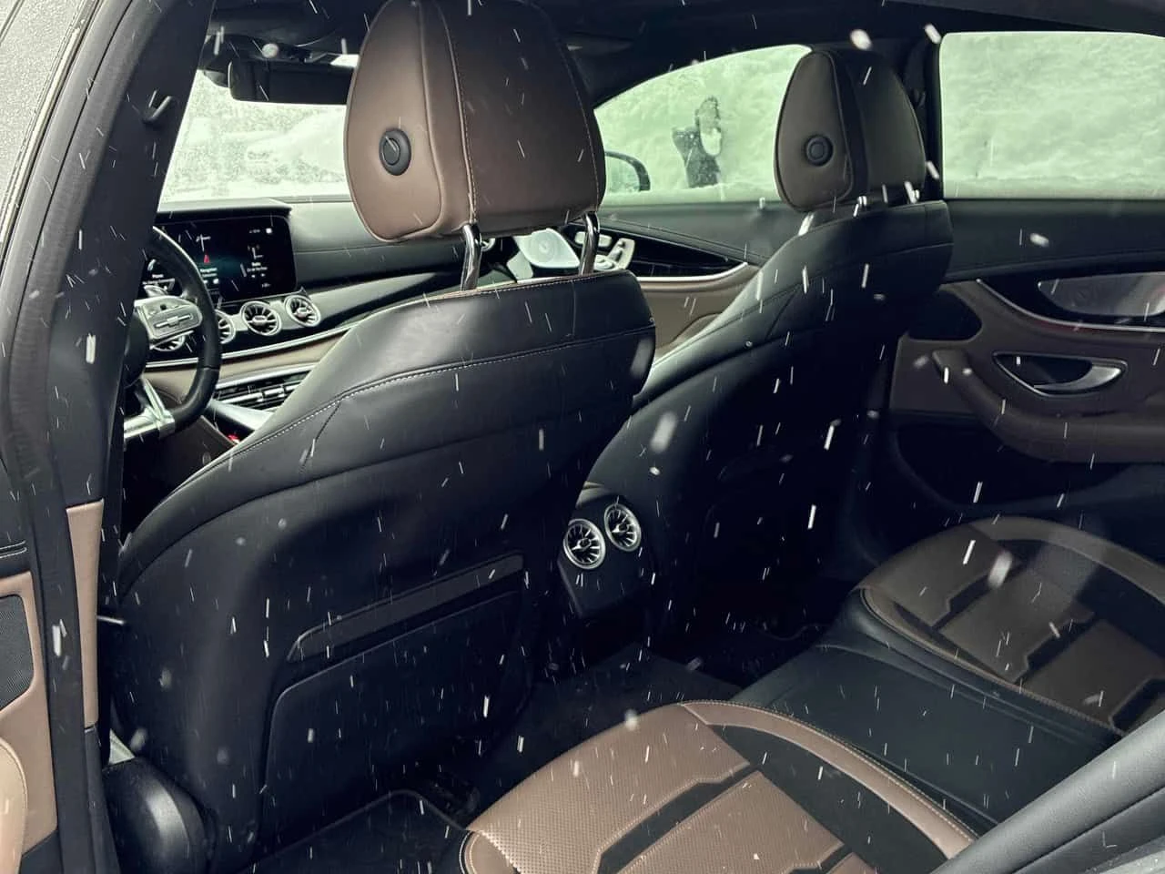 Mercedes-Benz AMG GT 53/HUD/360/ДИСТРОНИК/ОБДУХВАНЕ/BURMESTER, снимка 10 - Автомобили и джипове - 54006011