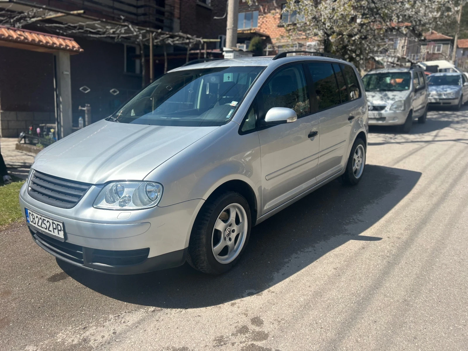 VW Touran, снимка 3 - Автомобили и джипове - 54172899