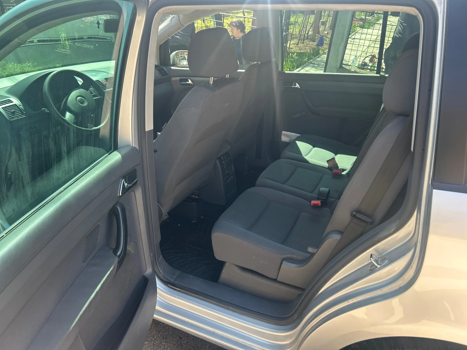 VW Touran, снимка 6 - Автомобили и джипове - 54172899