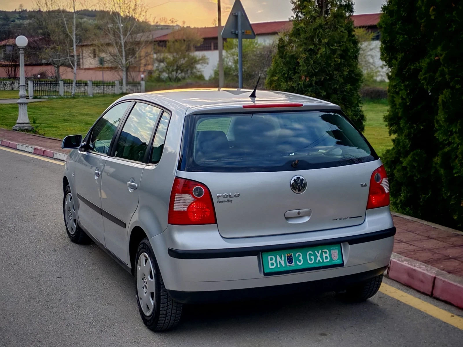 VW Polo 1.4I 16V(75)* АВТОМАТИК* FAMILY* НОВ ВНОС* , снимка 5 - Автомобили и джипове - 54195628