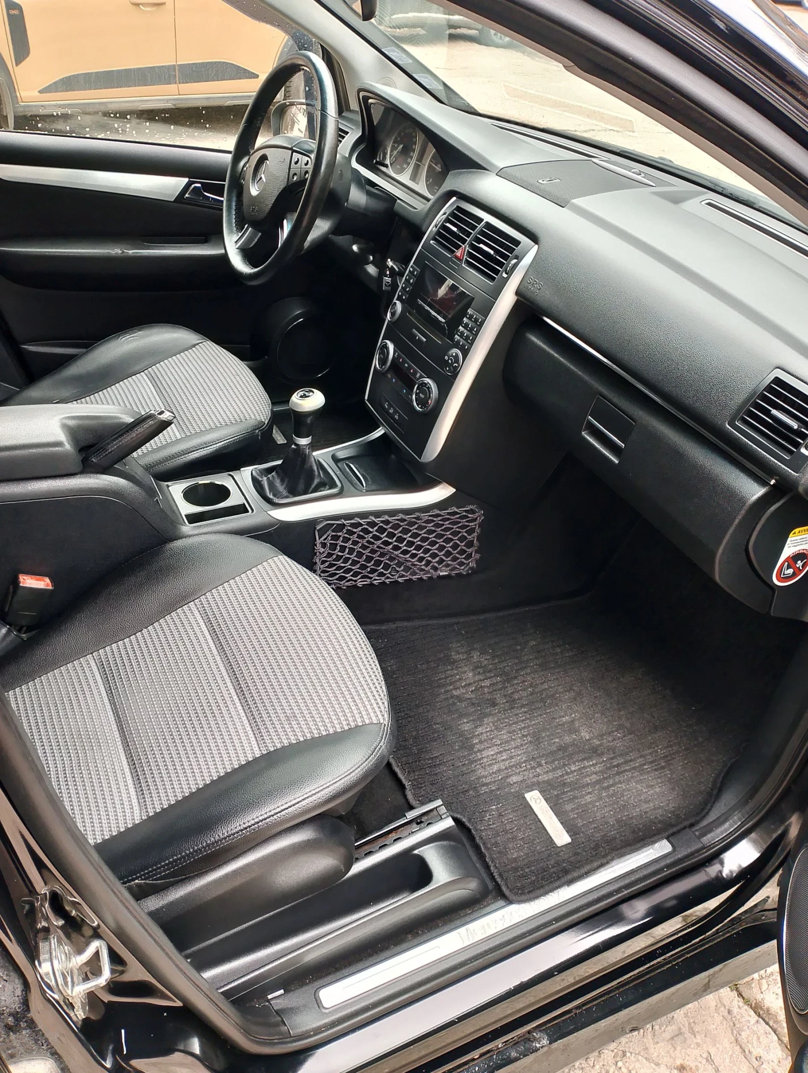 Mercedes-Benz B 200, снимка 9 - Автомобили и джипове - 54246600