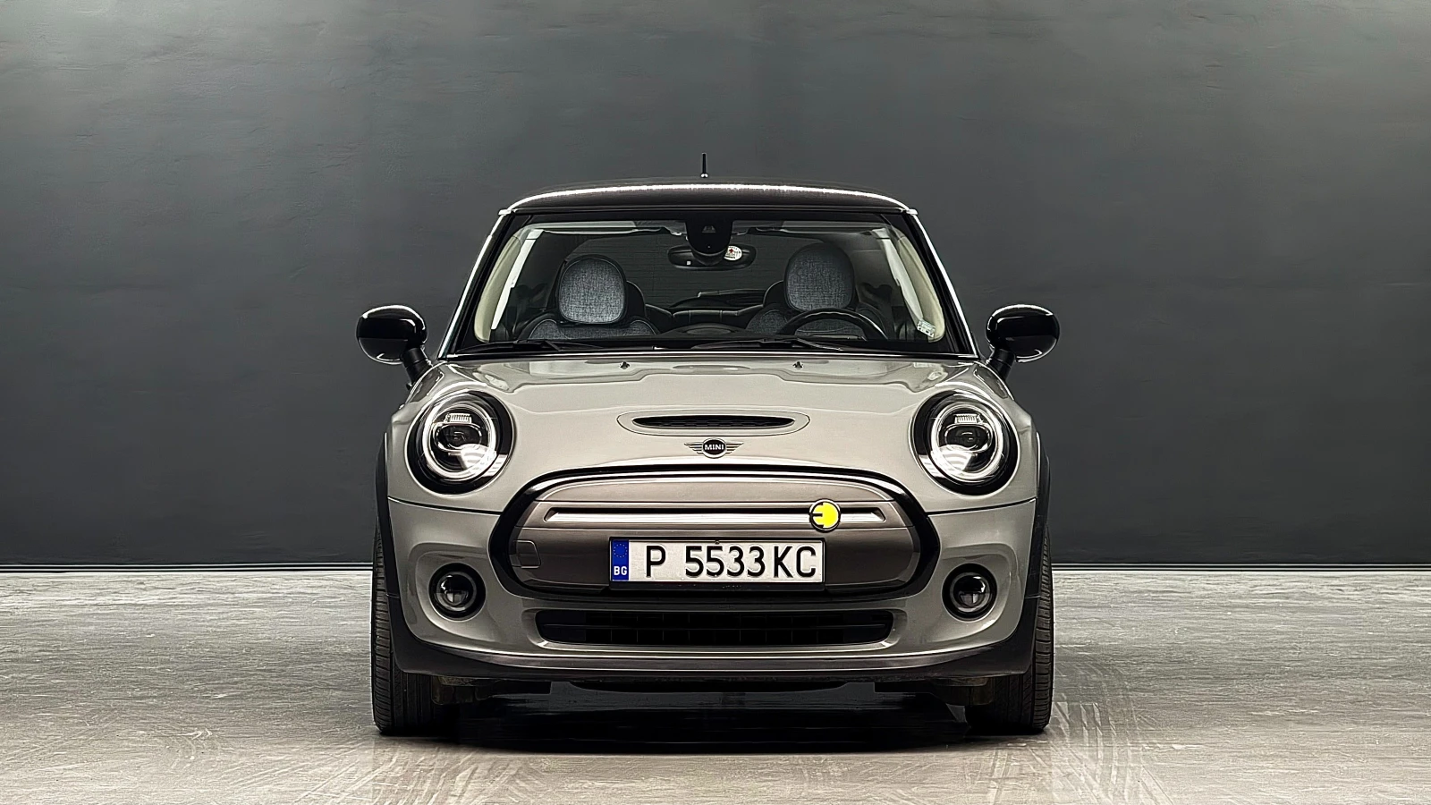 Mini Cooper SE_NAVI_CARPLAY_CAMERA_KEYLESS_HEAT PUMP