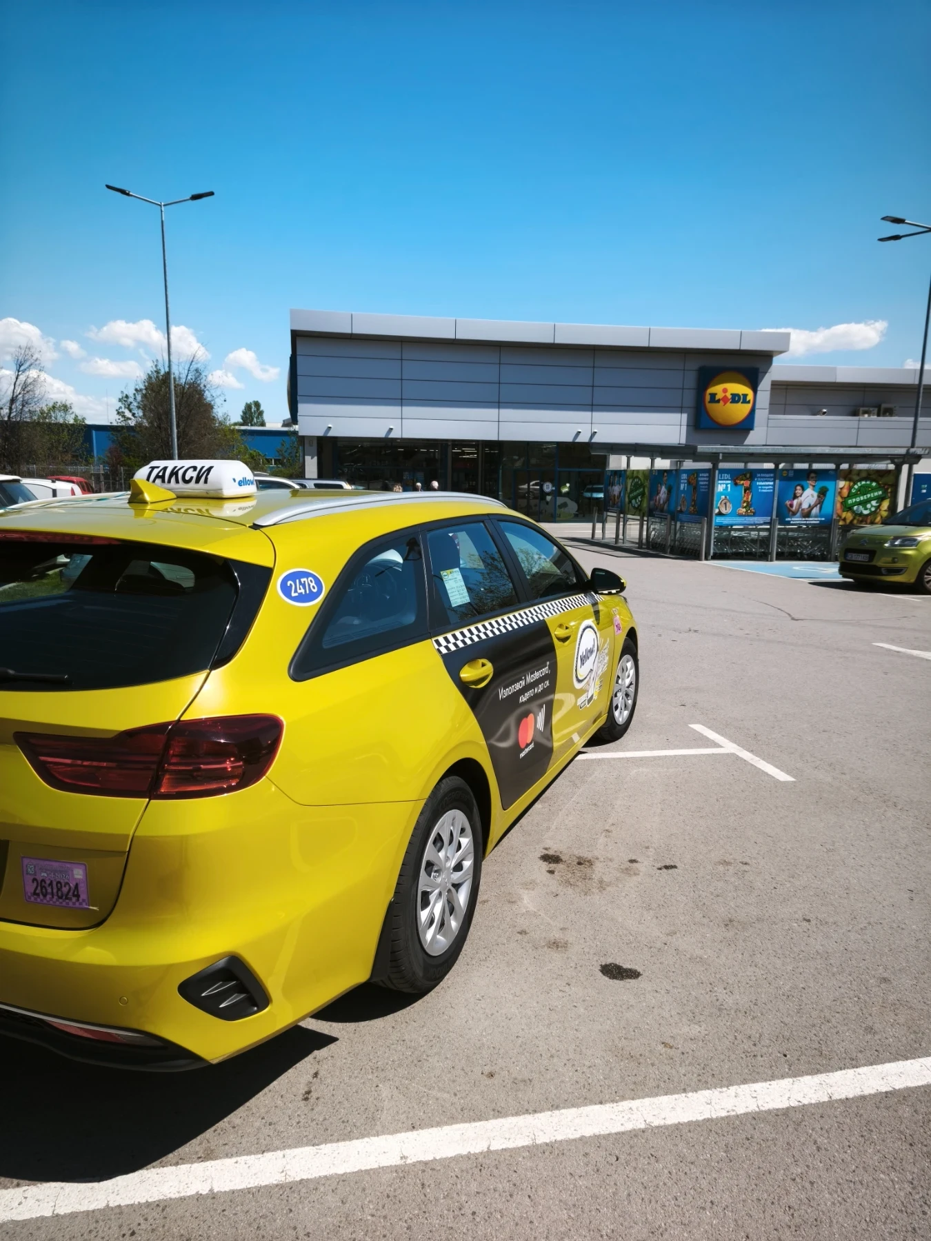 Kia Ceed 1.5 140hp, снимка 2 - Автомобили и джипове - 54424036
