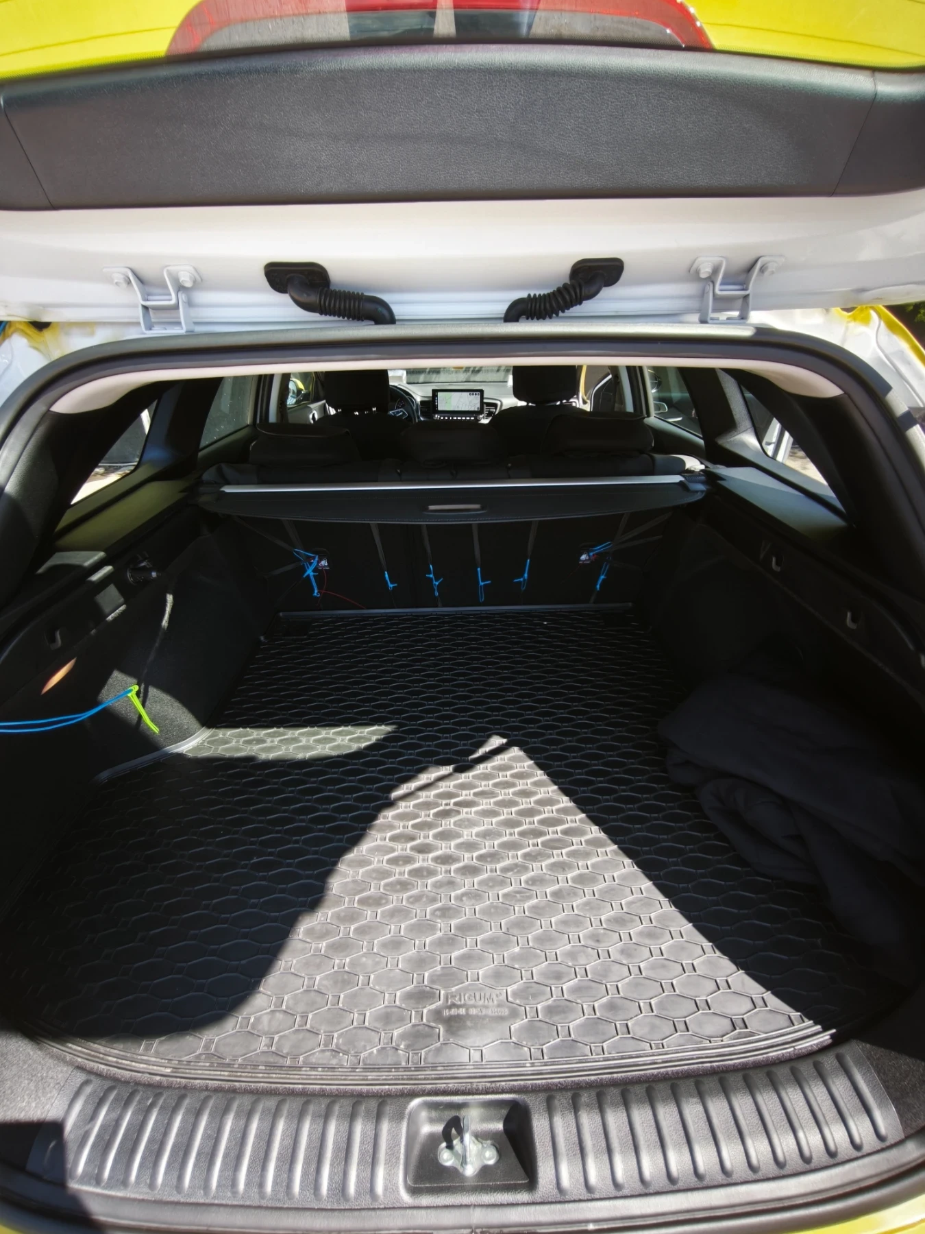 Kia Ceed 1.5 140hp, снимка 8 - Автомобили и джипове - 54424036
