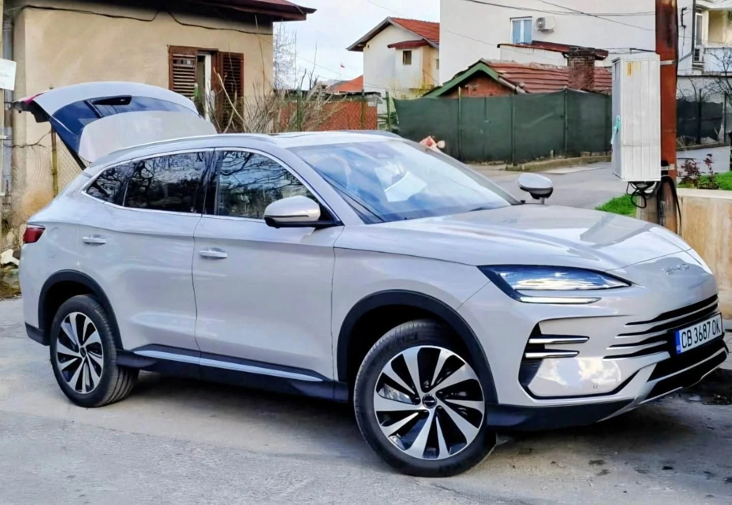 BYD Seal U DM-i Comfort, 26, 6KWh, 130km само на ток, FULL, снимка 2 - Автомобили и джипове - 54478800