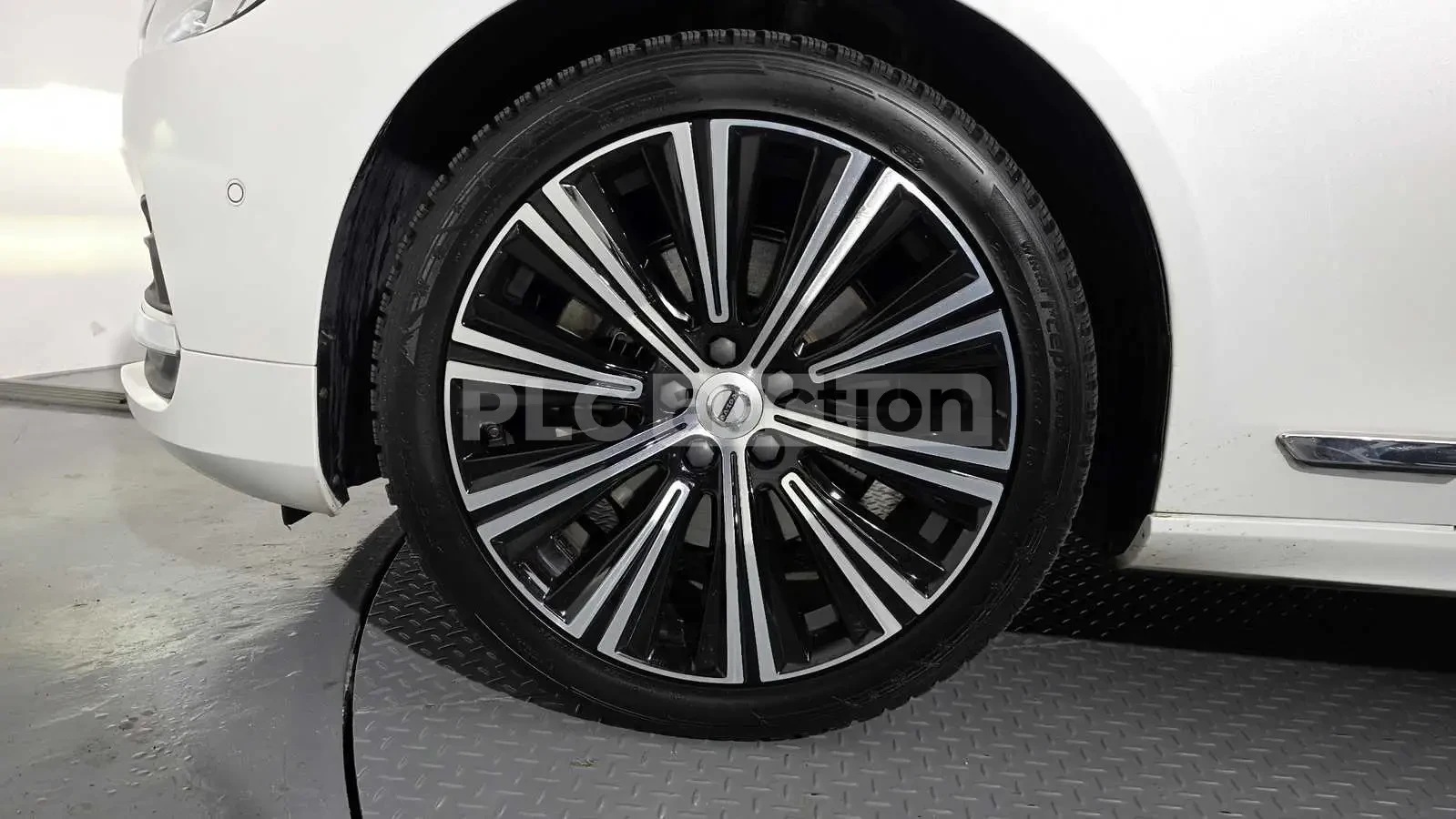 Volvo S90 B5| 360 КАМЕРА| МАСАЖ| B&W| ВКЛ. ТЕХНОТЕСТ, снимка 17 - Автомобили и джипове - 54702621