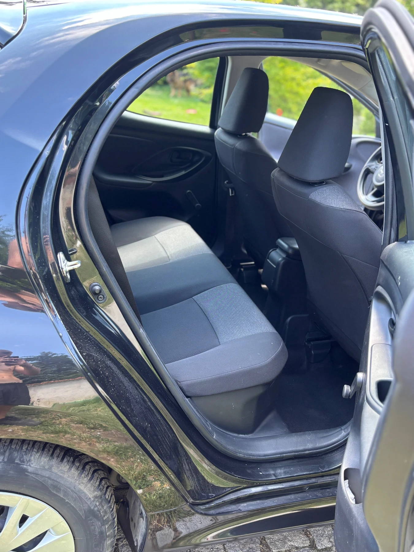 Toyota Yaris 1.5 Hybrid 116 к.с. 42200КМ!!! APPLE CARPLAY, снимка 15 - Автомобили и джипове - 55067948