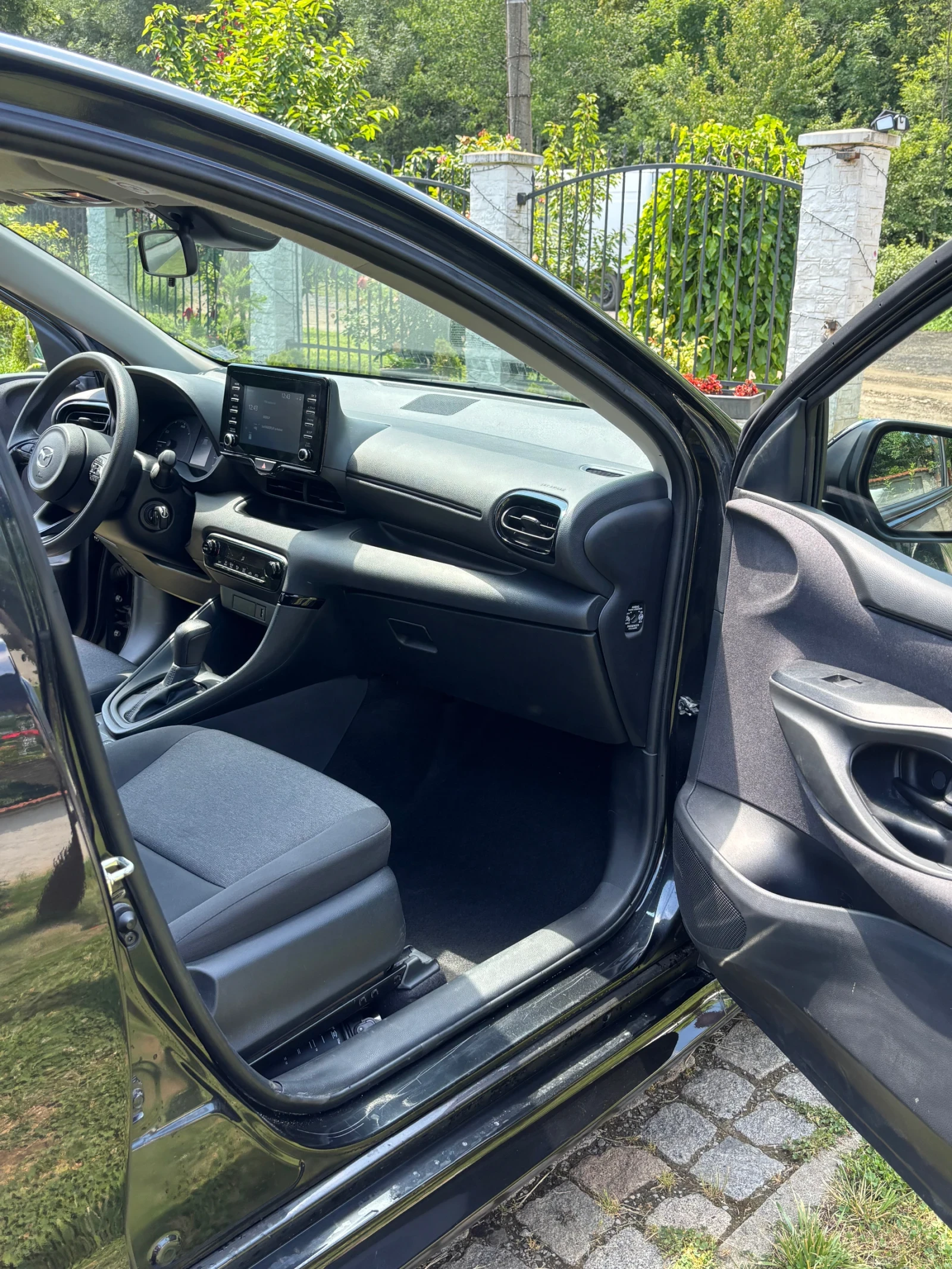 Toyota Yaris 1.5 Hybrid 116 к.с. 42200КМ!!! APPLE CARPLAY, снимка 14 - Автомобили и джипове - 55067948