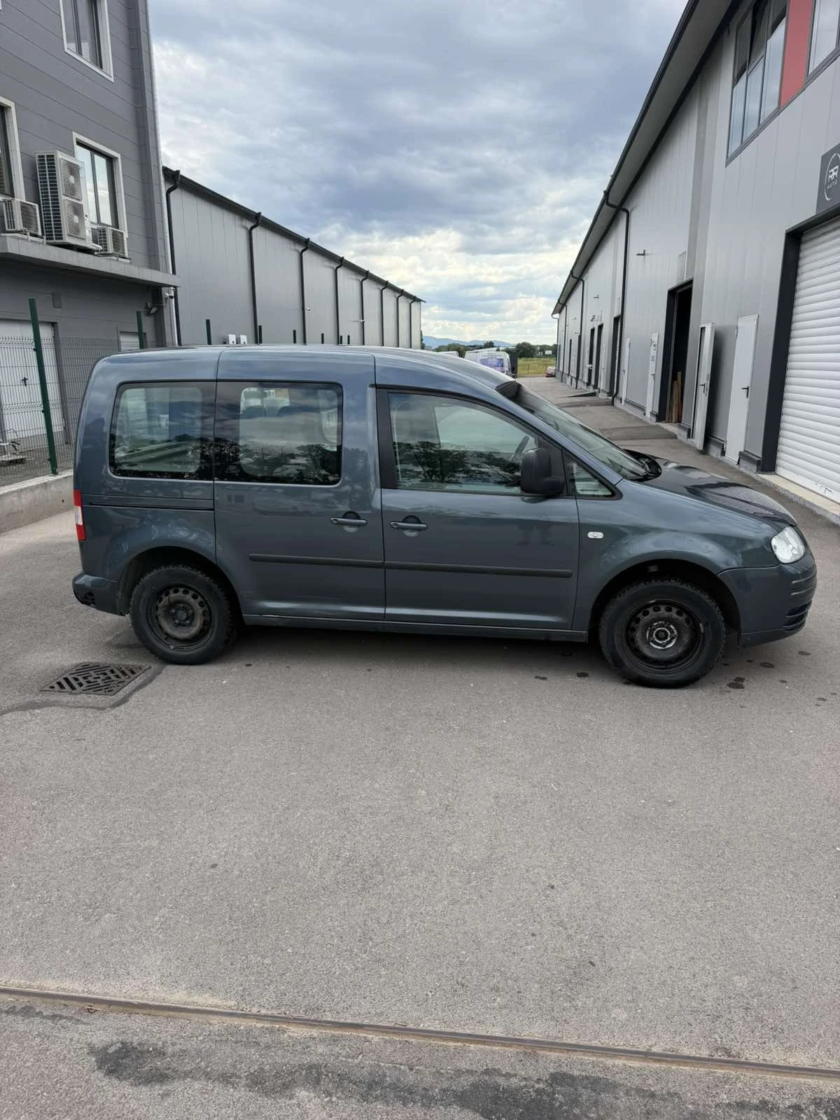 VW Caddy 1, 6, снимка 4 - Автомобили и джипове - 55247768