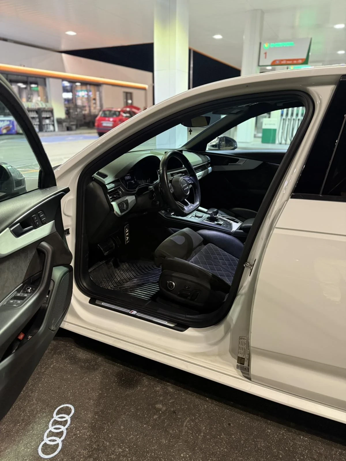 Audi S4, снимка 9 - Автомобили и джипове - 55421890