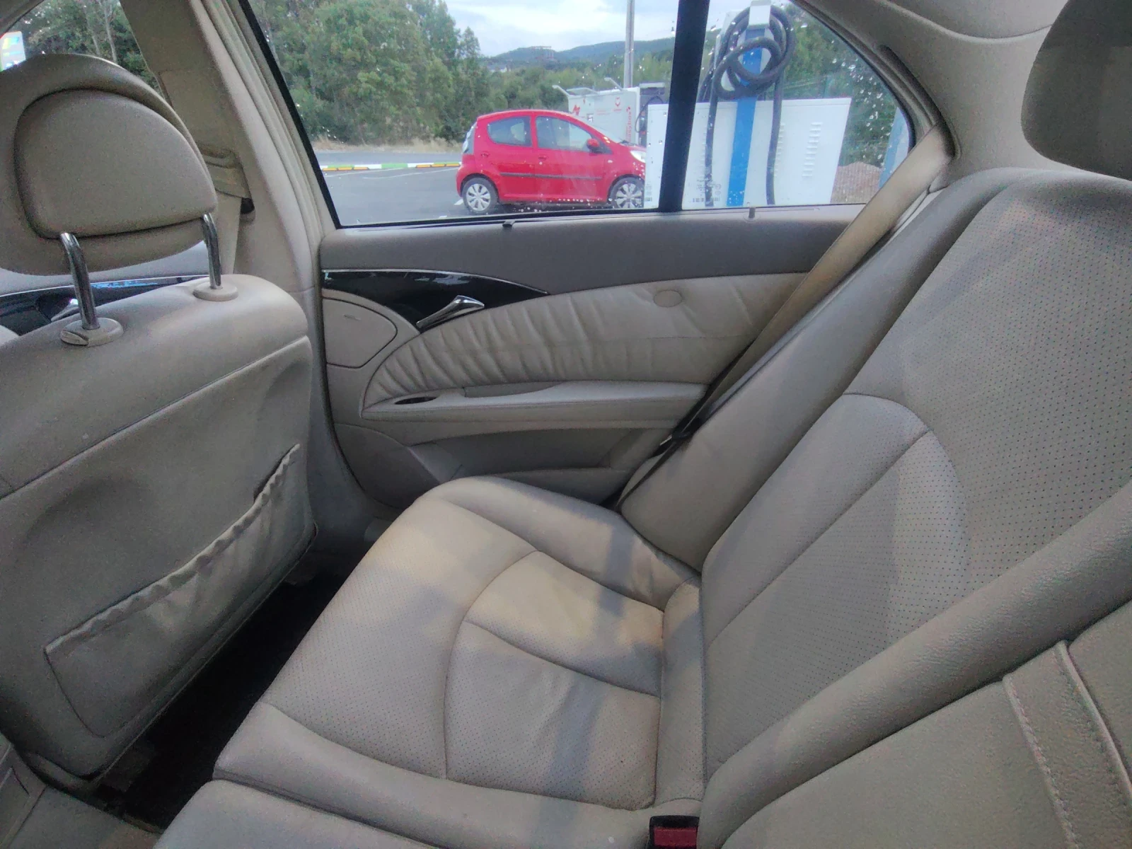 Mercedes-Benz E 270 2, 7cdi 177k.c, снимка 11 - Автомобили и джипове - 55542080