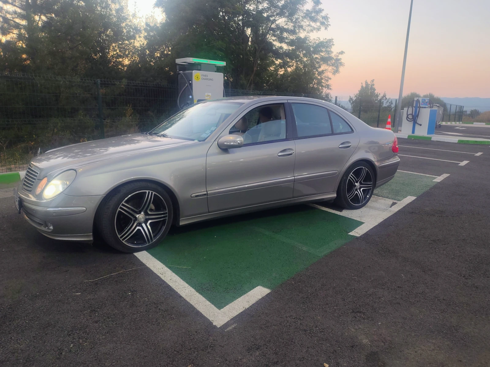 Mercedes-Benz E 270 2, 7cdi 177k.c 2комплекта джанти