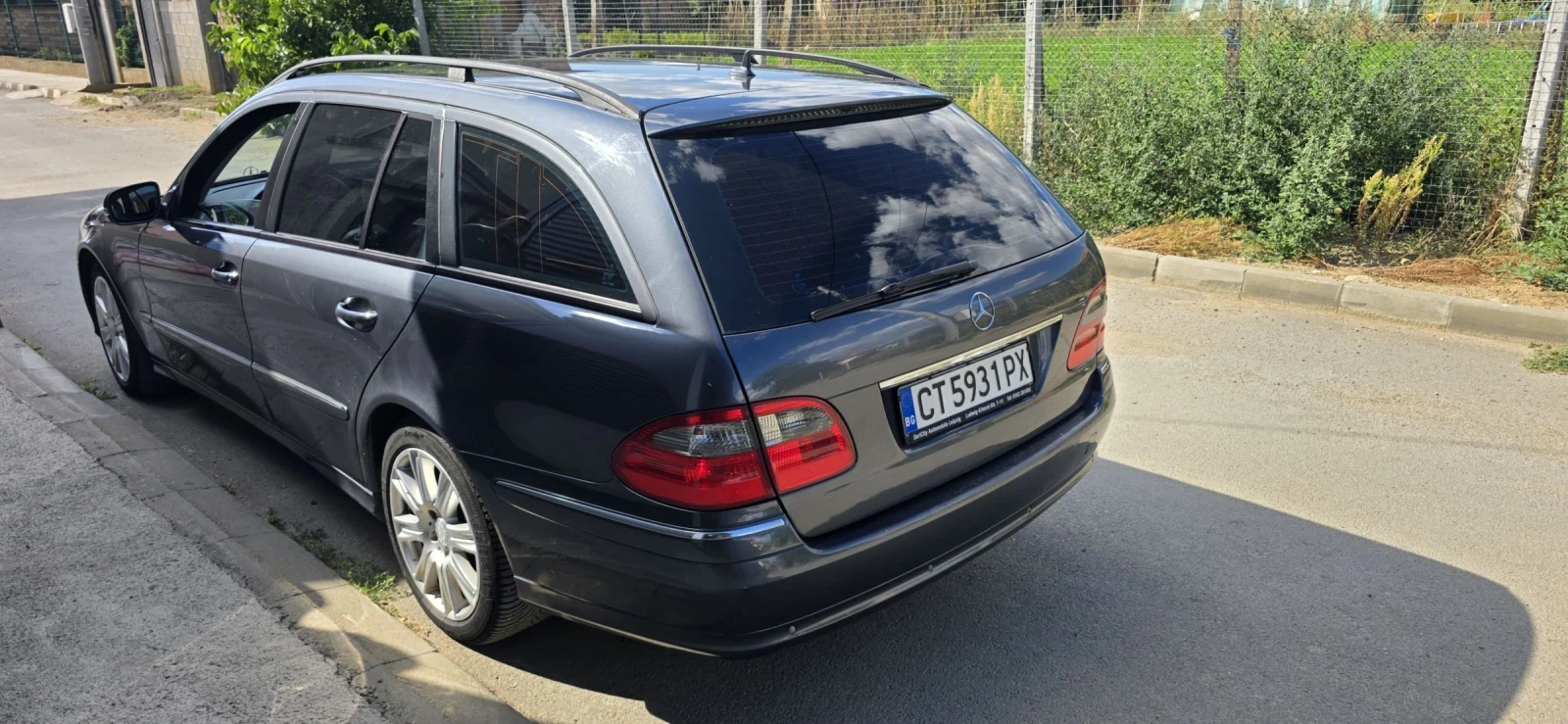 Mercedes-Benz E 220 Avantgarde, снимка 7 - Автомобили и джипове - 55979185