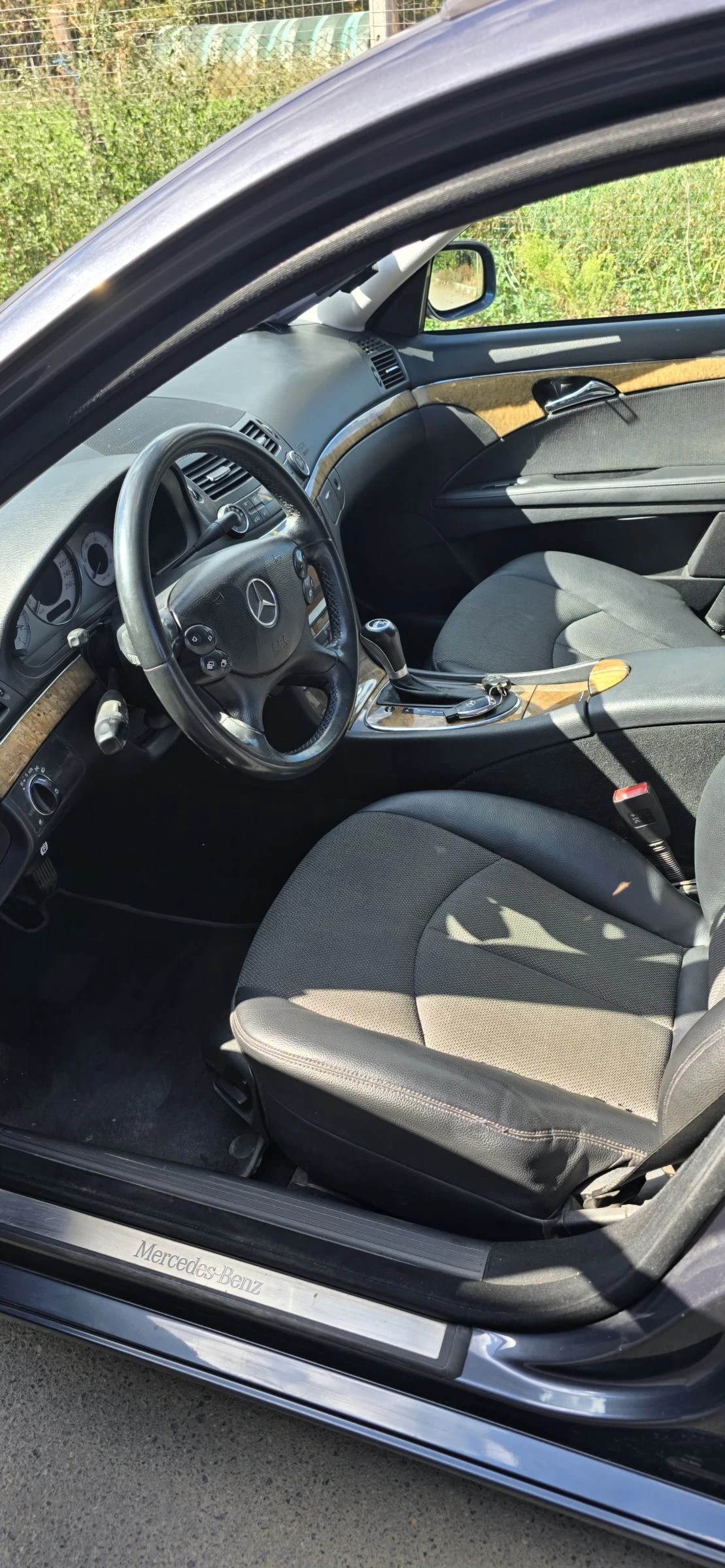 Mercedes-Benz E 220 Avantgarde, снимка 16 - Автомобили и джипове - 55979185