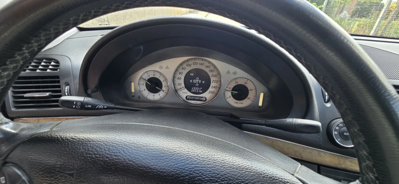 Mercedes-Benz E 220 Avantgarde, снимка 8 - Автомобили и джипове - 55979185