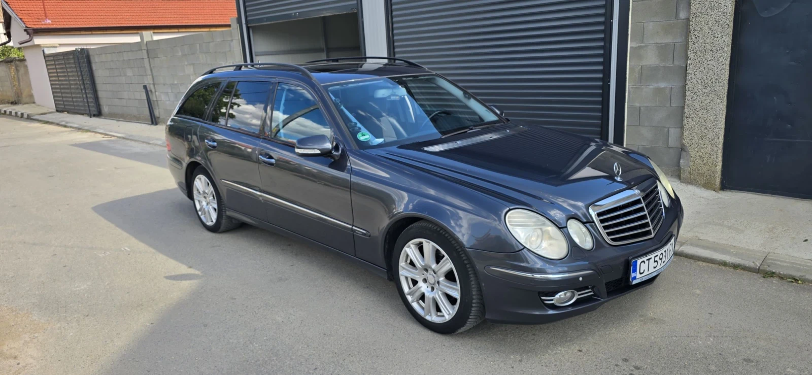 Mercedes-Benz E 220 Avantgarde, снимка 3 - Автомобили и джипове - 55979185