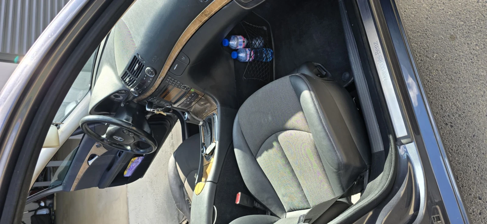 Mercedes-Benz E 220 Avantgarde, снимка 13 - Автомобили и джипове - 55979185