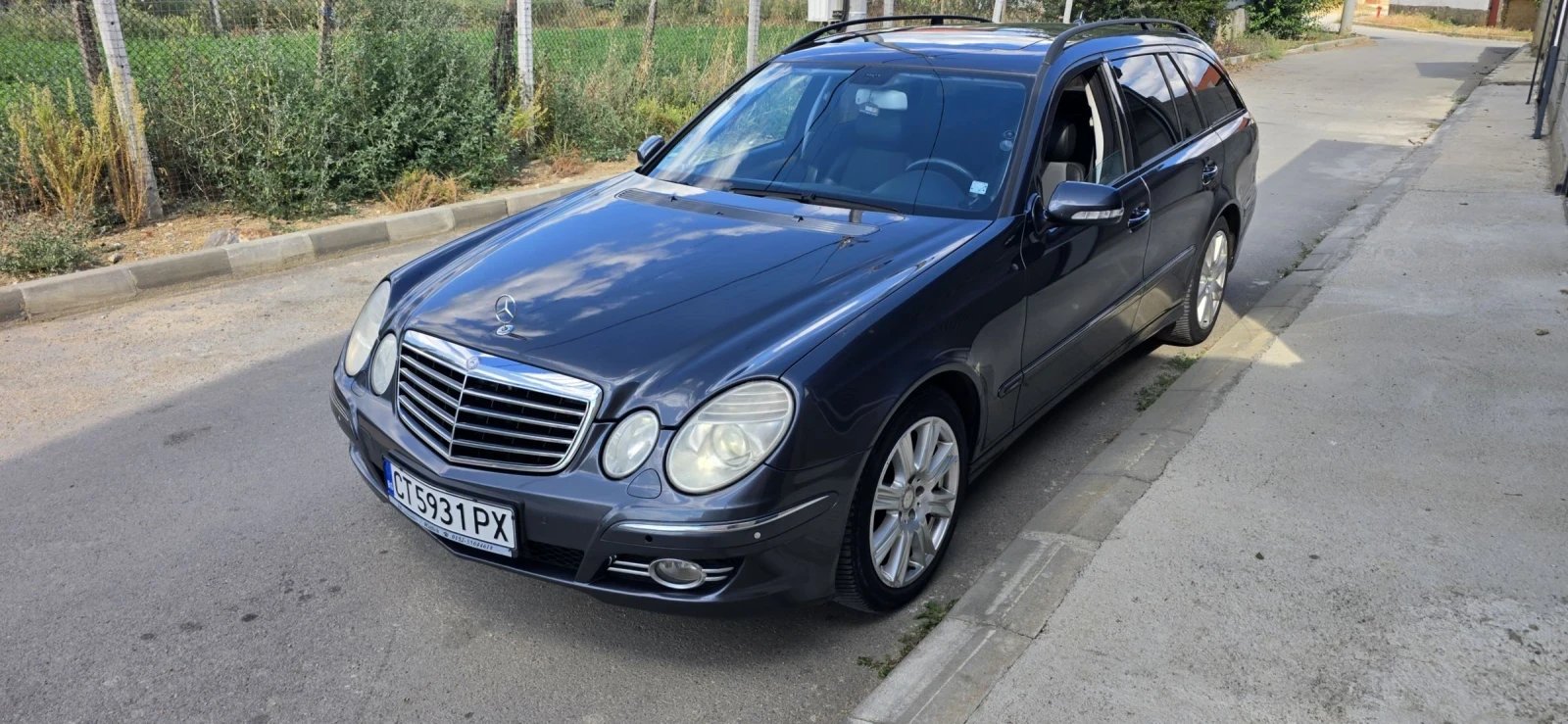 Mercedes-Benz E 220 Avantgarde, снимка 2 - Автомобили и джипове - 55979185